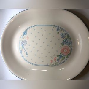 Vintage Corelle “Symphony “ Oval platter in good condition. Floral. Beautiful!